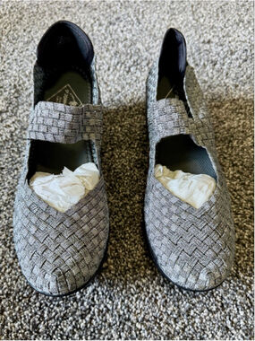 St Johns Bay Woven Shoes Womens 8 Mary Janes Silver Metallic Wedge Heels Bin S2